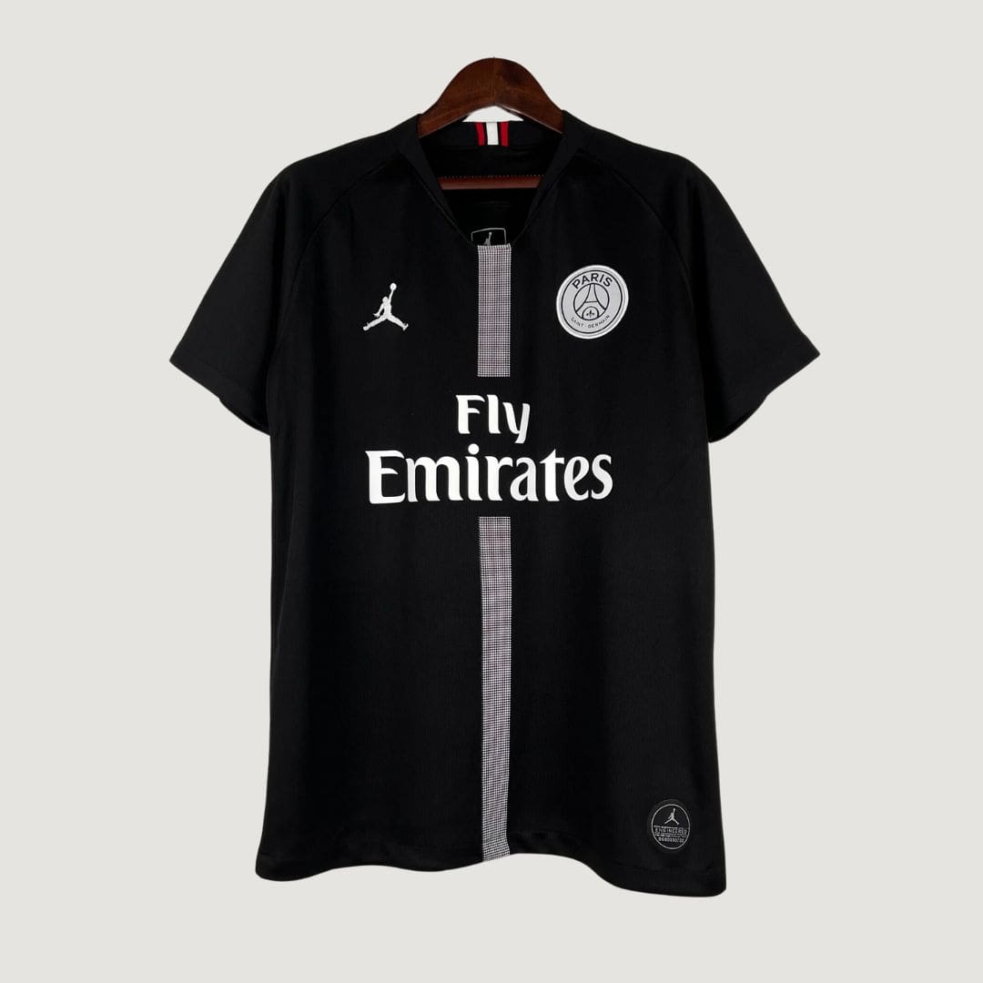 PSG. Le PSG vend déjà des maillots avec l'étoile PSG. Le PSG vend déjà des maillots avec l'étoile