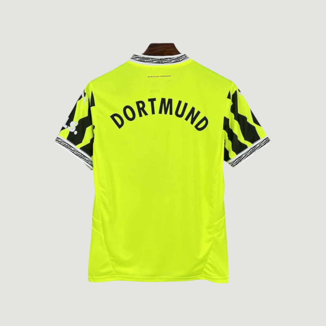 BORUSSIA DORTMUND – MAILLOT EXTÉRIEUR 25/26 – JAUNE FLUO & NOIR