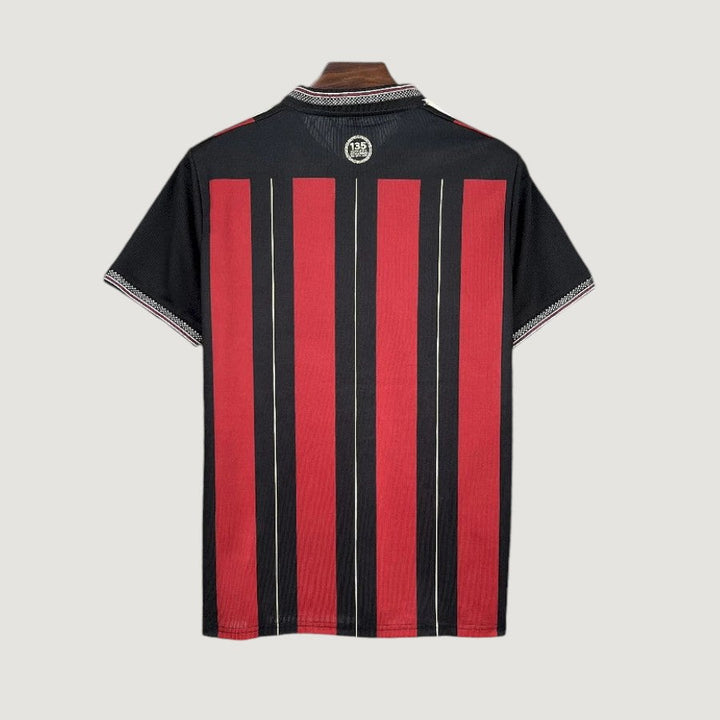 Bohemians – Maillot Domicile 25/26 – Rouge & Noir