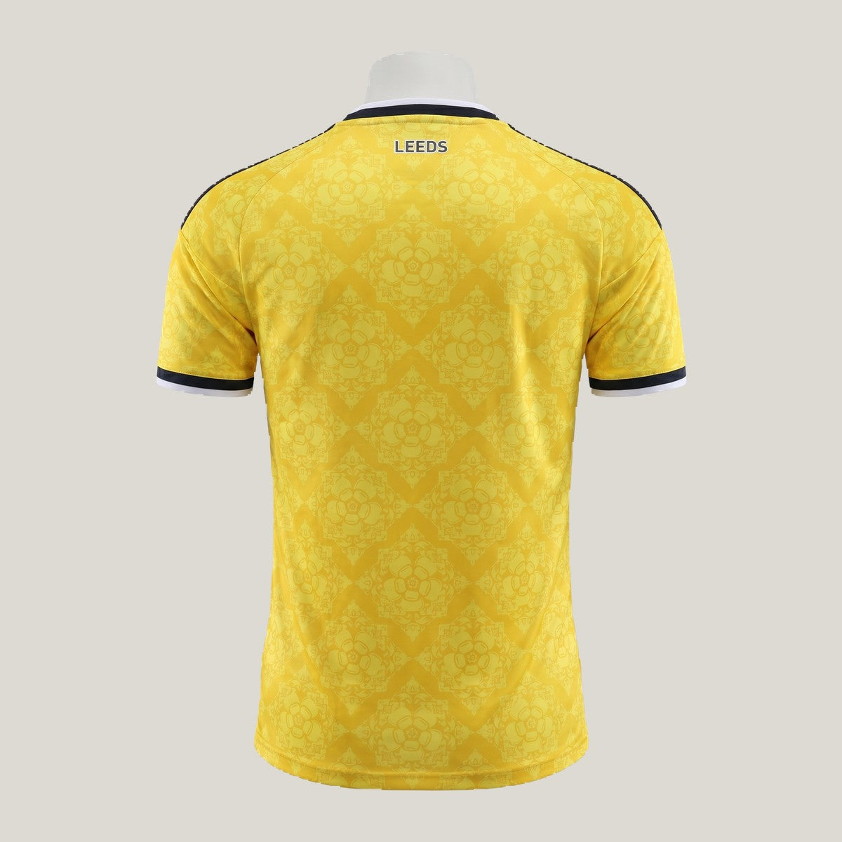 Leeds United – Maillot Extérieur 26/27 – Jaune, Doré, Orange